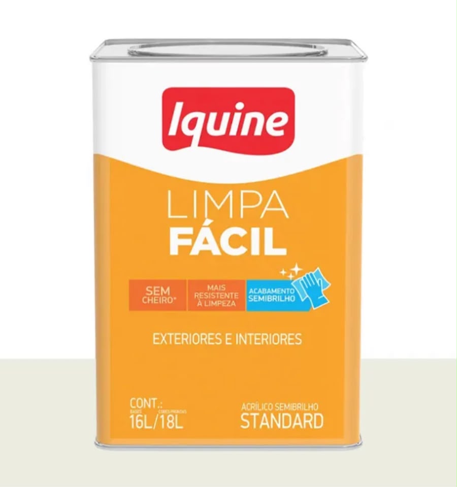 Uma demão de tinta semibrilho branca